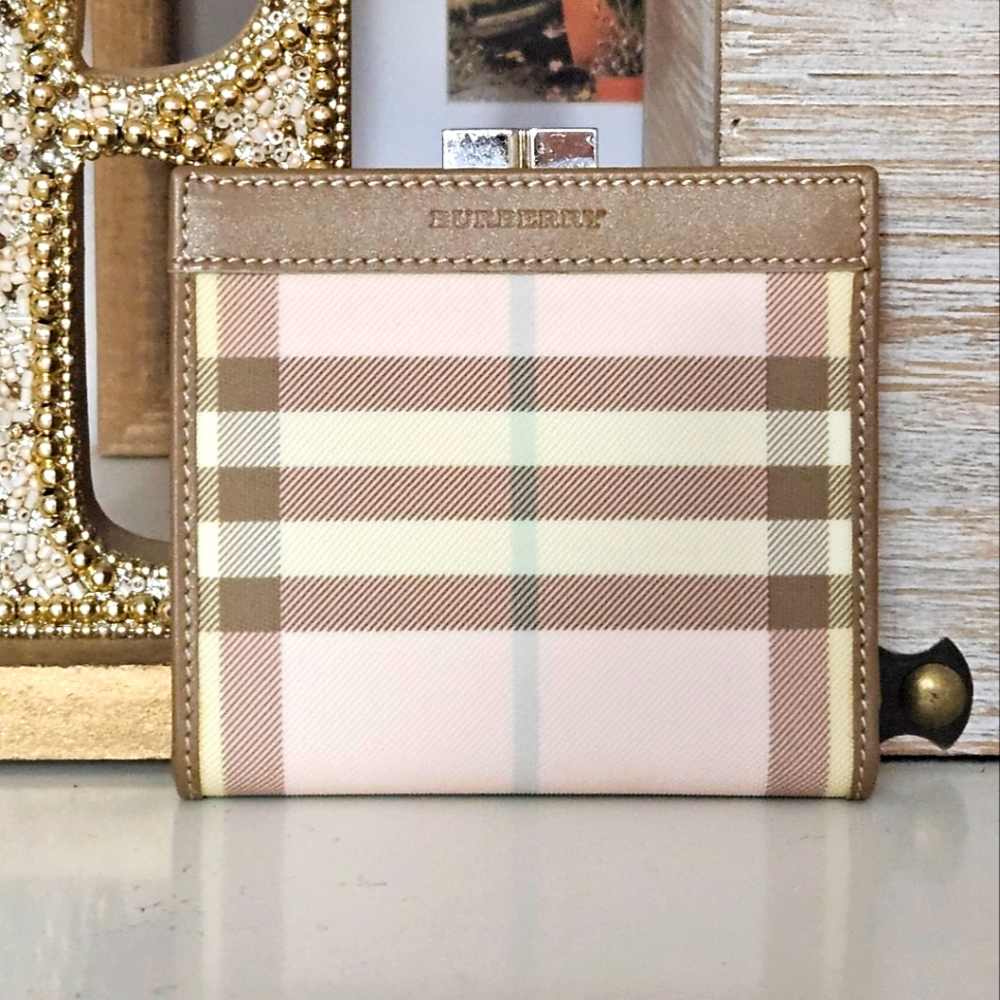 EUC Burberry Novacheck Kisslock Compact Wallet